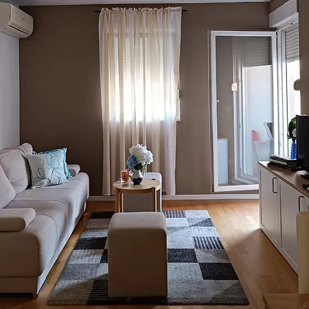 Apartment With Wifi - 12072 *