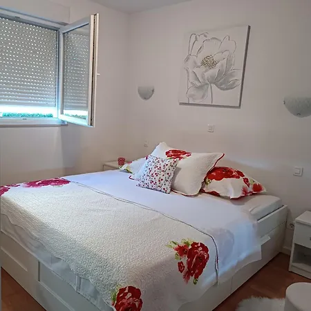 With Wifi - 12072 Apartment Split